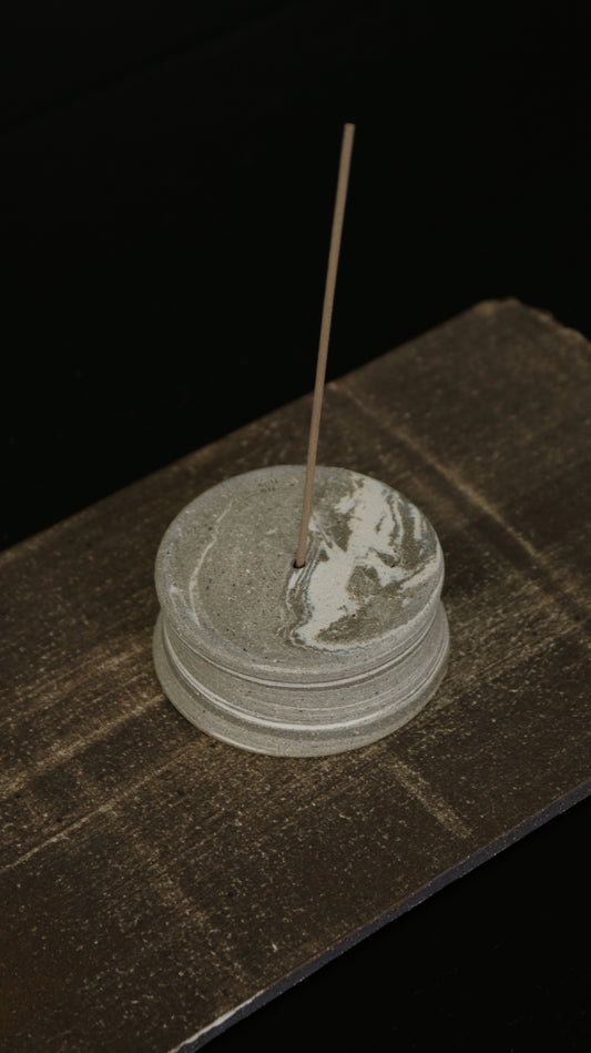 渦 INCENSE HOLDER | mono circle in white marble