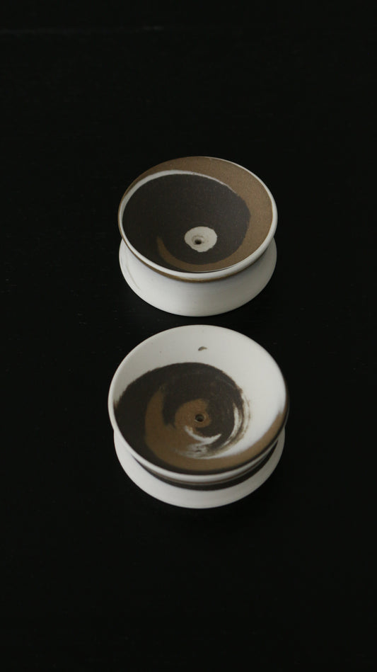 渦 INCENSE HOLDER | mono circle in tri-colour porcelain