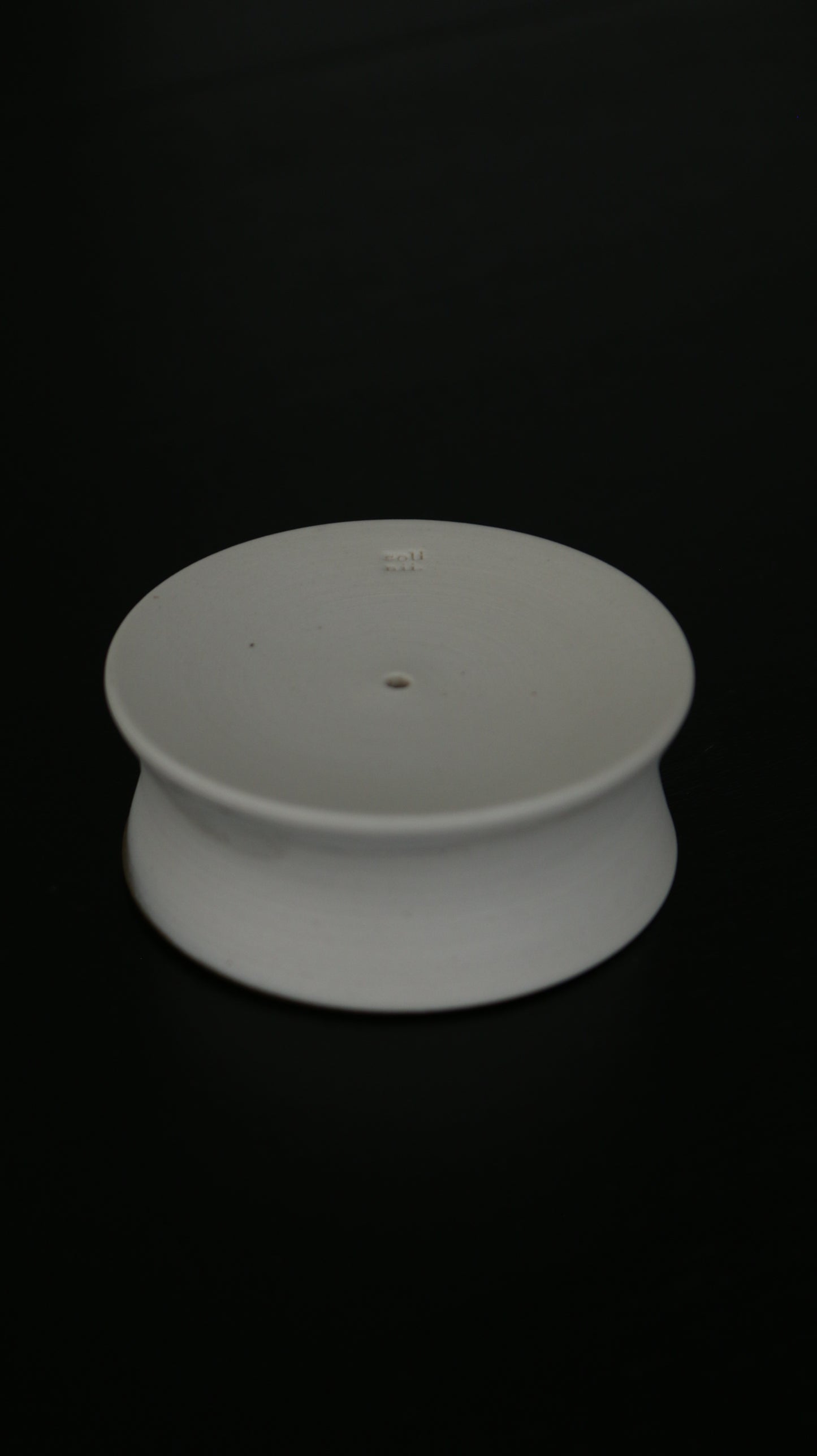渦 INCENSE HOLDER | mono circle in tri-colour porcelain