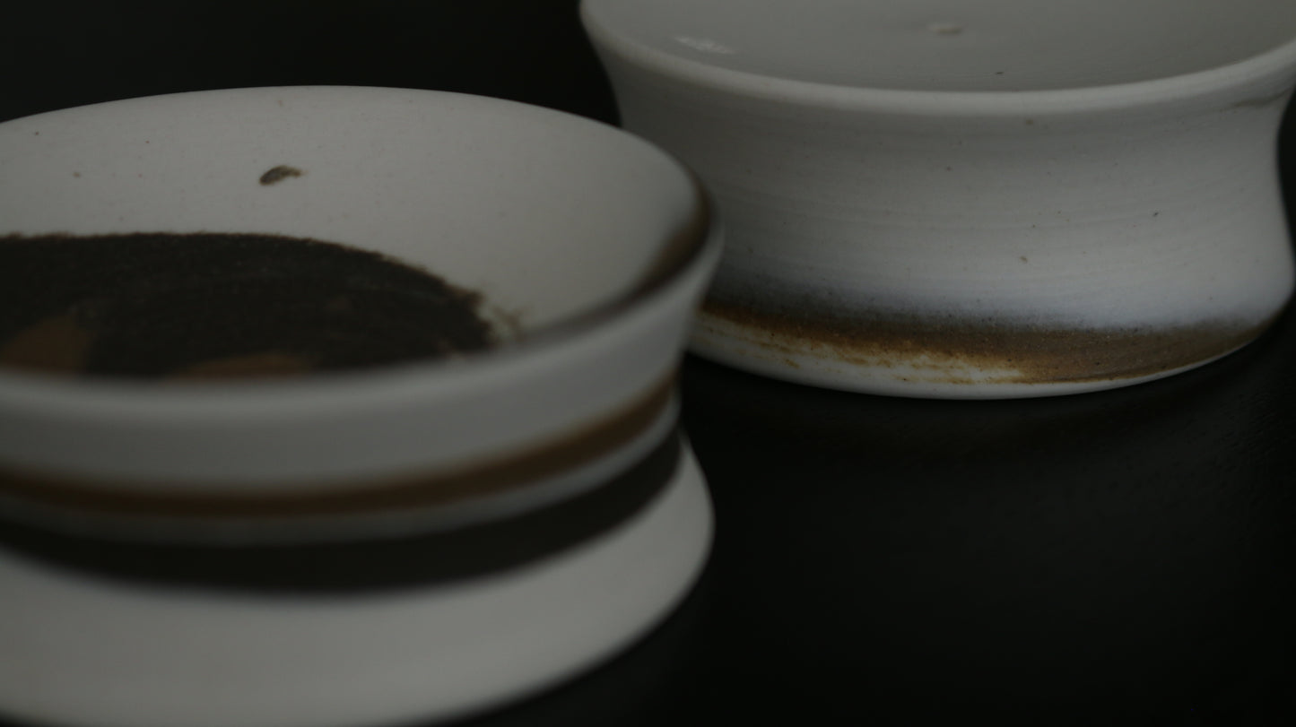 渦 INCENSE HOLDER | mono circle in tri-colour porcelain