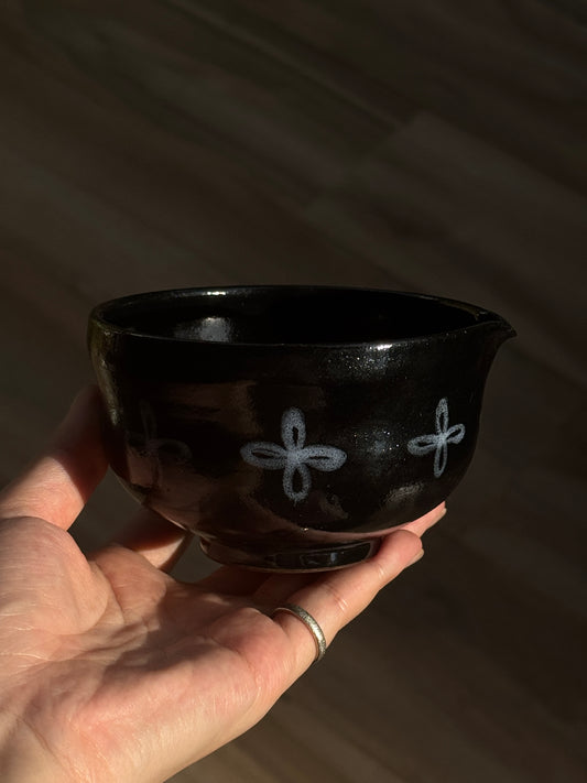 墨 CHAWAN SET | spouted matcha bowl with chasen holder set in black glaze
