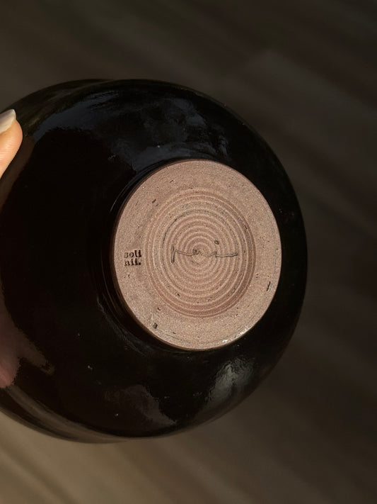 墨 CHAWAN SET | spouted matcha bowl with chasen holder set in black glaze