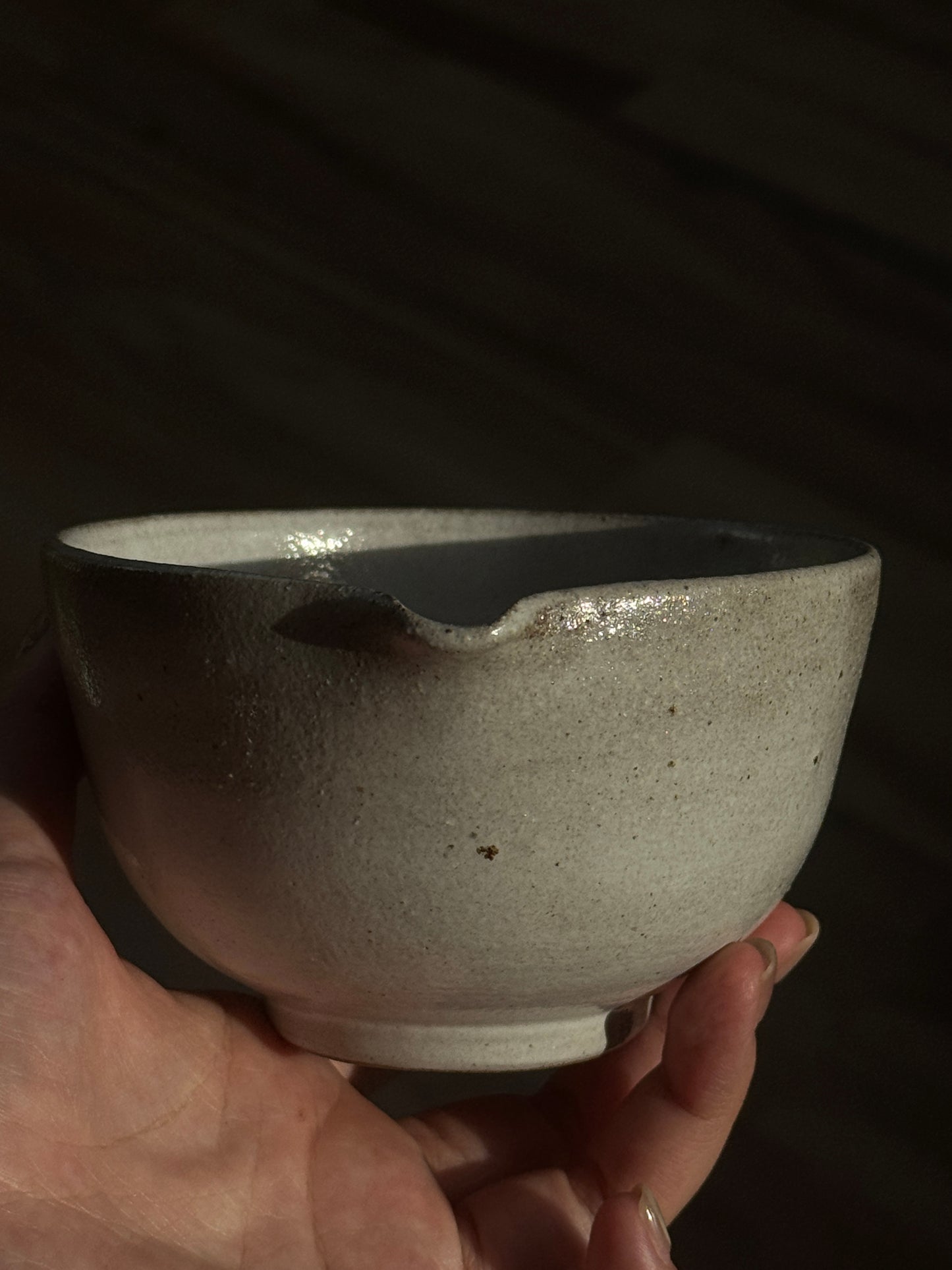 漠 CHAWAN | spouted matcha bowl set in glossy white