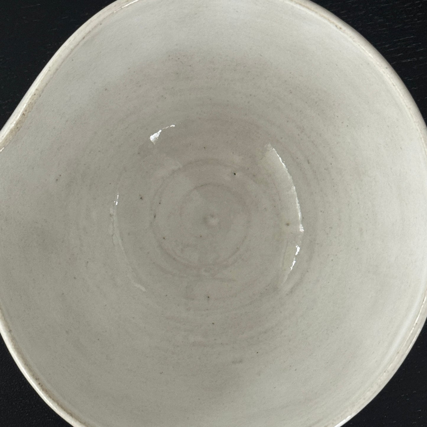 陌 CHAWAN | spouted matcha bowl in glossy white